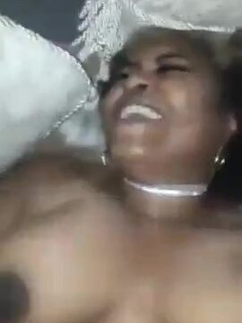 Shosho Anafurahi Kutombwa na Kijana Bila Condom Video