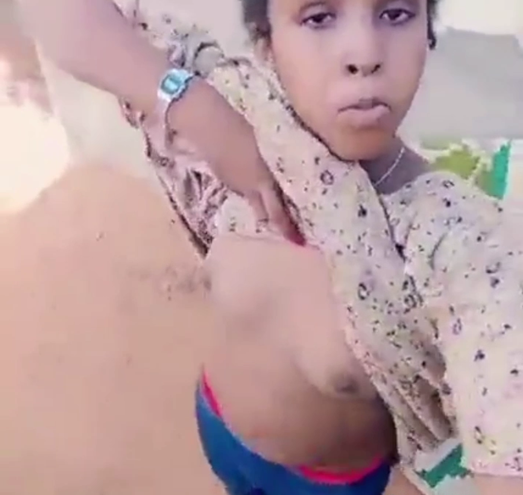 Naughty 19-year-old somali girl flashing her boobs