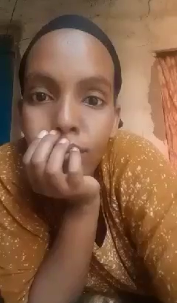 Somali porn video of a girl using huge calabash as dildo