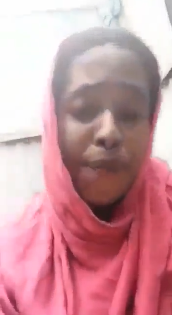 Naughty somali girl recording herself as she undress