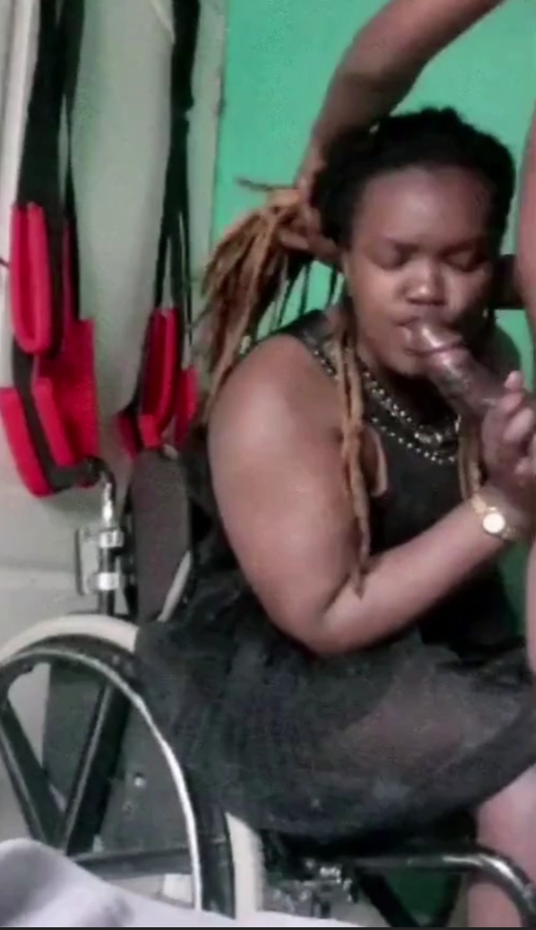 Mzansi girl Royalti on Wheels knows how to suck dick