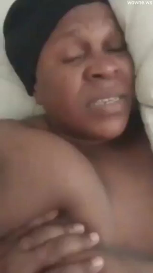 Security guard fucking her boss wife while he’s at work